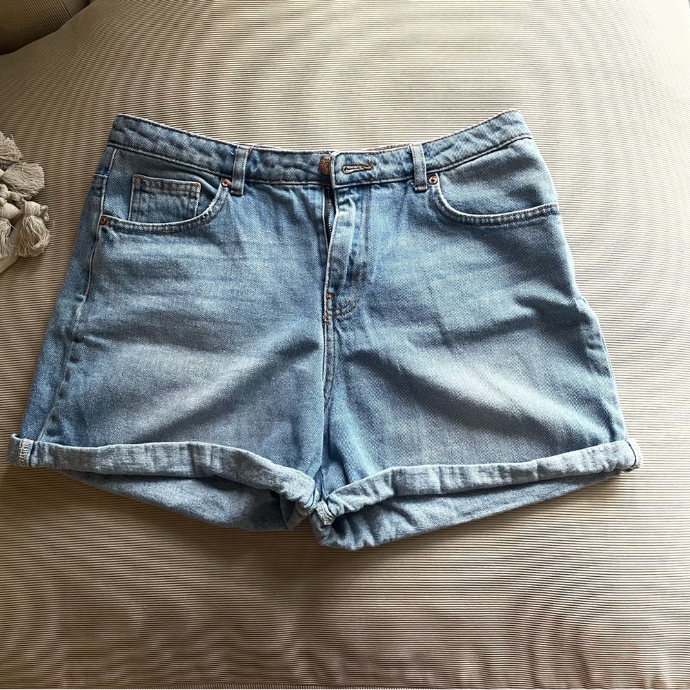 Noisy May (asos brand) light wash denim shorts with rolled hem, size xl